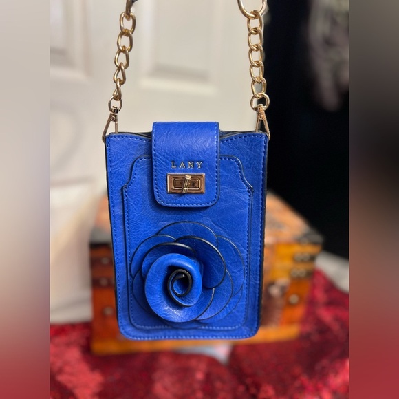 💙💙Blue Crossbody Bag with Rose Detail-EUC💙💙 - Picture 7 of 14